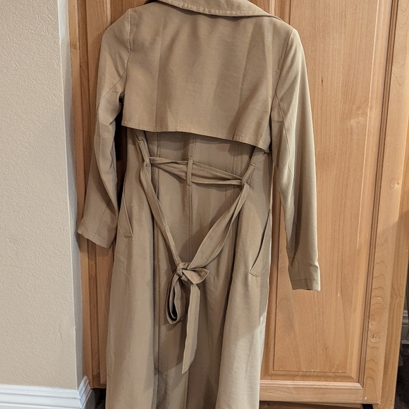 Banana Republic Jackets & Blazers - Banana Republic Petite Long Soft Camel Trench Coat
